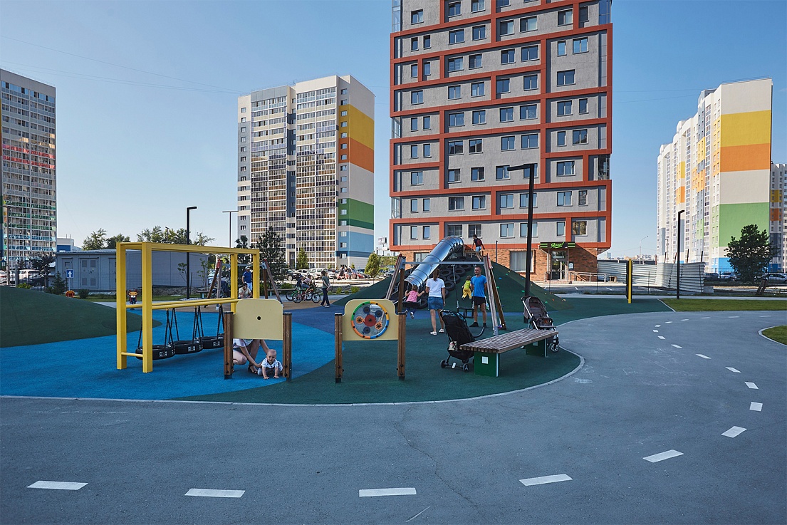 ЯСНЫЙ БЕРЕГ. ДВОР ФОРМУЛА 1 